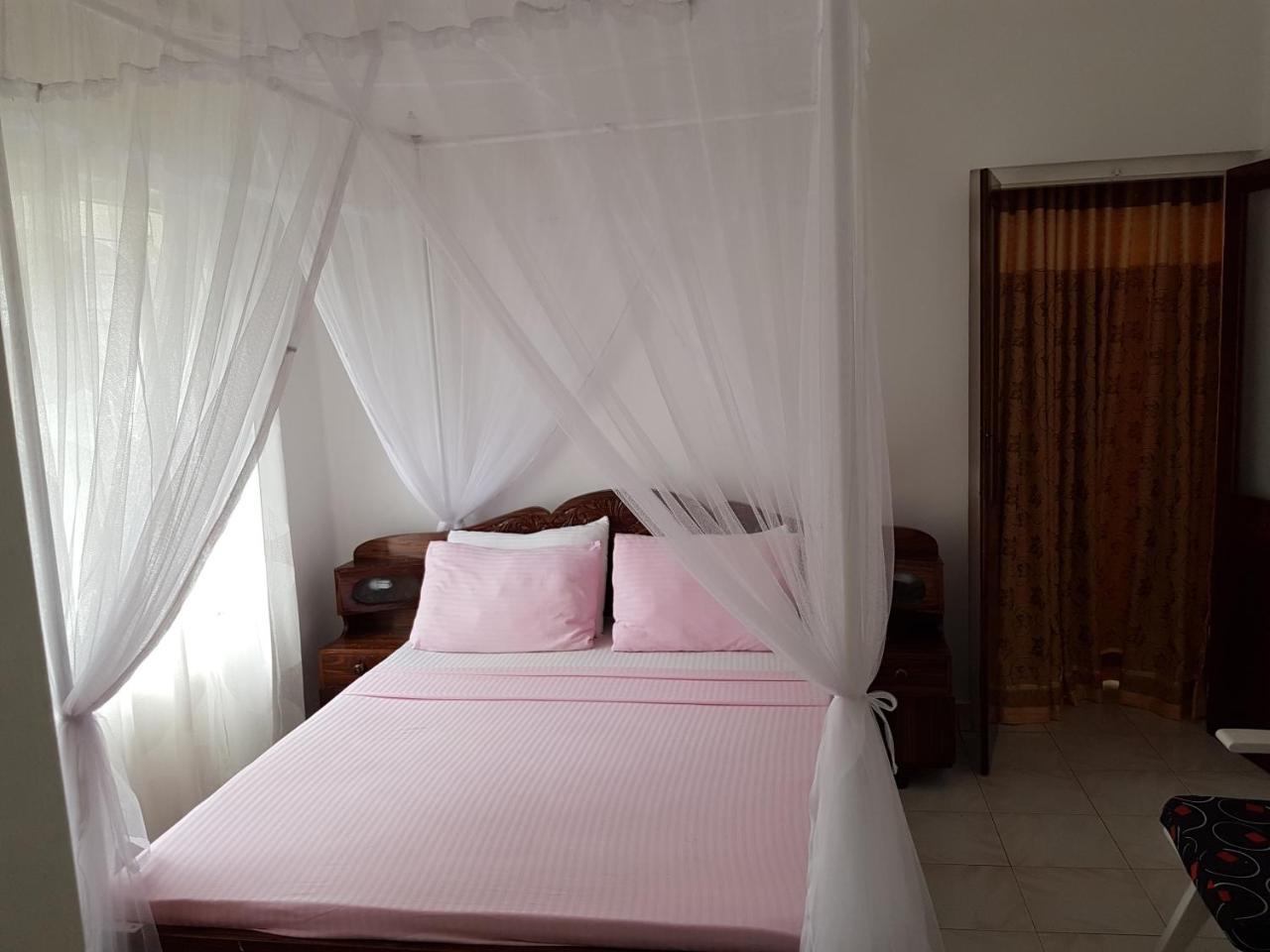 Lotus Villa Bentota Exterior photo